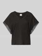 T-shirt met V-hals, model 'HOLYA'