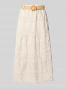 Midirok met broderie anglaise en riem