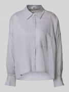 Relaxed fit linnen blouse met borstzak, model 'NAMIDA'