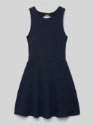 Getailleerde mini-jurk in riblook met cut-out
