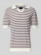 Regular fit poloshirt met V-hals