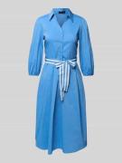 Knielange overhemdjurk met strikceintuur