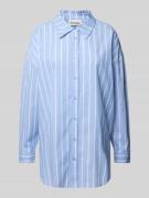 Relaxed fit overhemdblouse met manchetten, model 'Kiona'