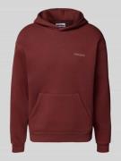 Hoodie met labelopschrift