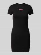 Smalle mini-jurk van ribstof