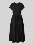 Fit-and-flare midi jurk met goudkleurige knopen