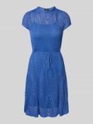 Knielange jurk van viscose met strikceintuur, model 'JURRIN'