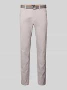 Slim fit chino met riem