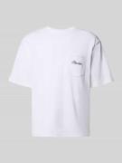 T-shirt met borstzak en labelstitching