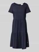 Knielange jurk met ronde hals