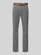 Slim fit chino met riem