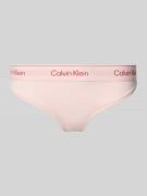 String met elastische band en labeldetails