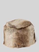 Muts van imitatiebont met labelpatch, model 'JOSH'