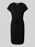 Knielange jurk met tunnelkoord, model 'PANDINNA'