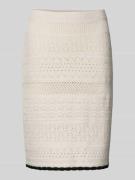 Knielange wollen rok met ajourpatroon