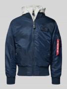 Bomberjack met capuchon en labelstitching