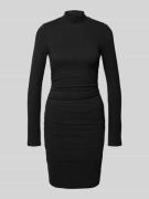 Slim fit jurk met opstaande kraag, model 'Alessa'