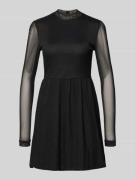 Getailleerde mini-jurk van mesh, model 'ERICA'