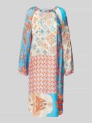 Knielange jurk met ronde hals