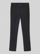 Chino met elastische band