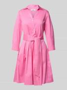 Knielange overhemdjurk met strikceintuur, model 'JULE'