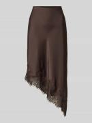 Midirok met asymmetrisch design