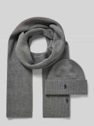 Sjaal en muts van wol in een set met cadeaubox