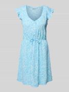 Getailleerde midi-jurk met all-over motief