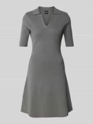 Getailleerde mini-jurk van fijnrib