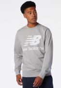 NU 20% KORTING: New Balance Sweatshirt NB ESSENTIALS STACKED LOGO FLEE...