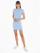 NU 20% KORTING: TOMMY JEANS Jerseyjurk TJW SCRIPT SS BODYCON DRESS EXT