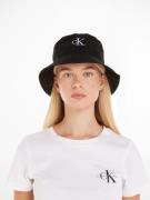 NU 20% KORTING: Calvin Klein Vissershoed MONOGRAM EMBRO BUCKET HAT