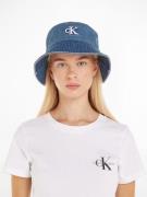 Calvin Klein Vissershoed BLOCK DENIM BUCKET HAT met calvin klein jeans...