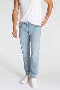 NU 20% KORTING: Levi's® Tapered jeans 502 TAPER in een elegante, moder...