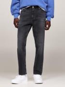 NU 20% KORTING: TOMMY JEANS Regular fit jeans DAD JEAN RGLR TPRD met g...