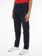 NU 20% KORTING: Tommy Hilfiger Chino CHELSEA GABARDINE GMD met logo bo...