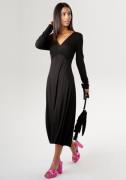 Aniston SELECTED Midi-jurk met gedrapeerde onderborstnaad