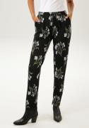 Aniston CASUAL Comfortbroek met kleurharmonisch bloemen-dessin