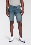 Bruno Banani Jeansshort comfortabele pasvorm, rechte pasvorm, met prak...